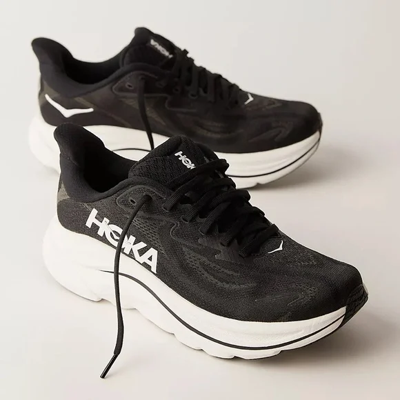 LIKE NEW HOKA Clifton 10 Sneakers! - Picture 2 of 12